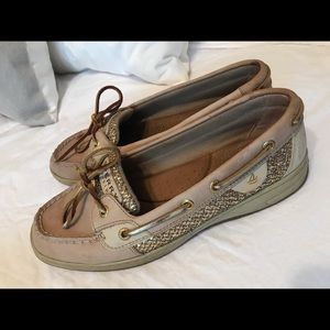 Sperry’s size 8